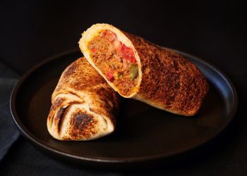 Ролл с фаршем острый new